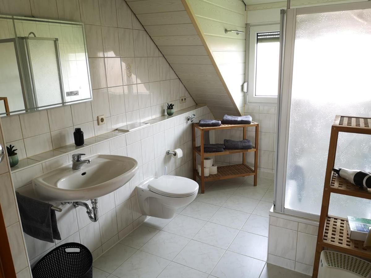 Familienfreundliche Ferienwohnung Mit Wohlfuehlbalkon Und Kostenlosem Parkplatz Nahe Messe Und Bodensee ميكنبورن المظهر الخارجي الصورة