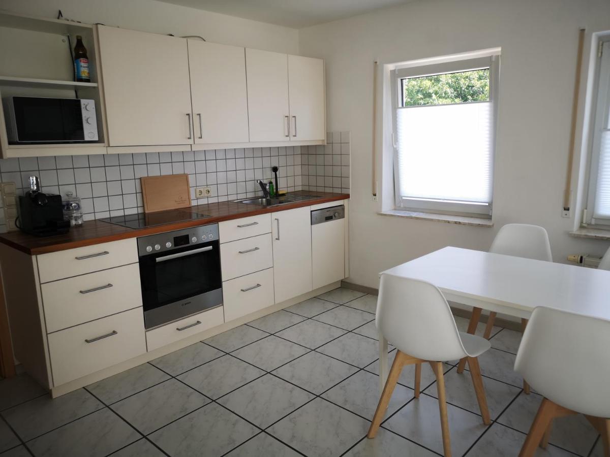 Familienfreundliche Ferienwohnung Mit Wohlfuehlbalkon Und Kostenlosem Parkplatz Nahe Messe Und Bodensee ميكنبورن المظهر الخارجي الصورة